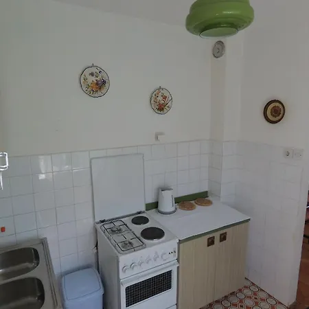 Grosse In Pag Mit Privater Terrasse Apartment