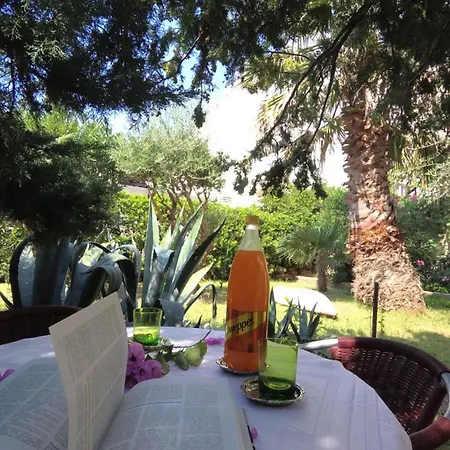 Grosse In Pag Mit Privater Terrasse *