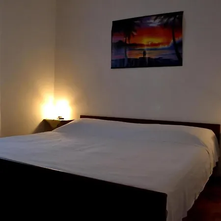 Grosse In Pag Mit Privater Terrasse Apartment