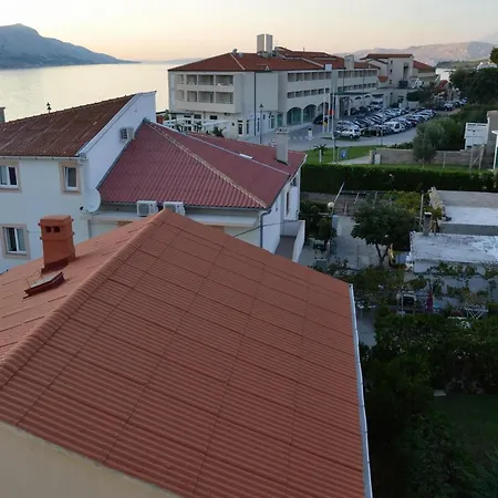 Grosse In Pag Mit Privater Terrasse
